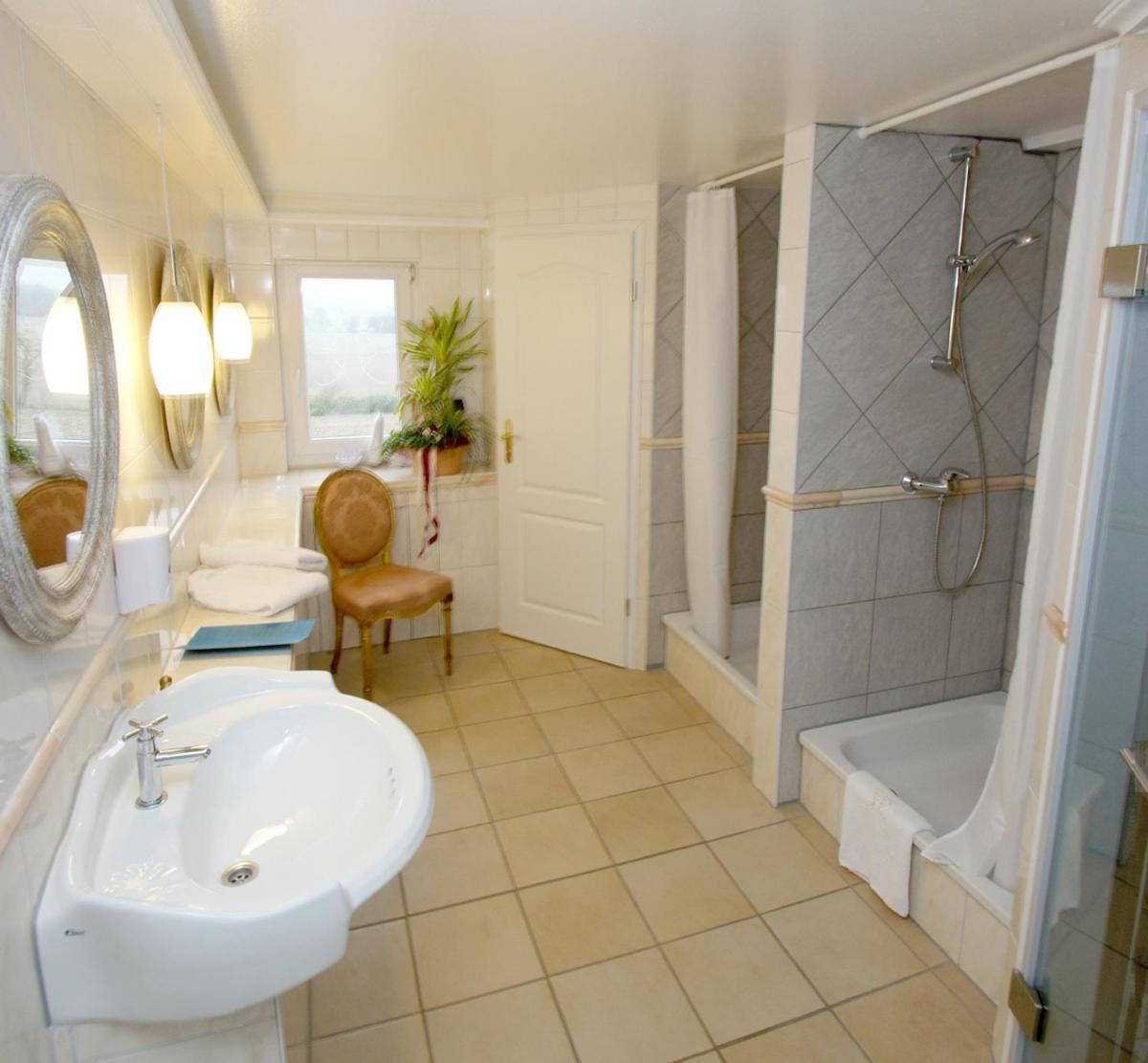Landsitz Kapellenhoehe, Hotel Garni Wiedenbruegge Ngoại thất bức ảnh